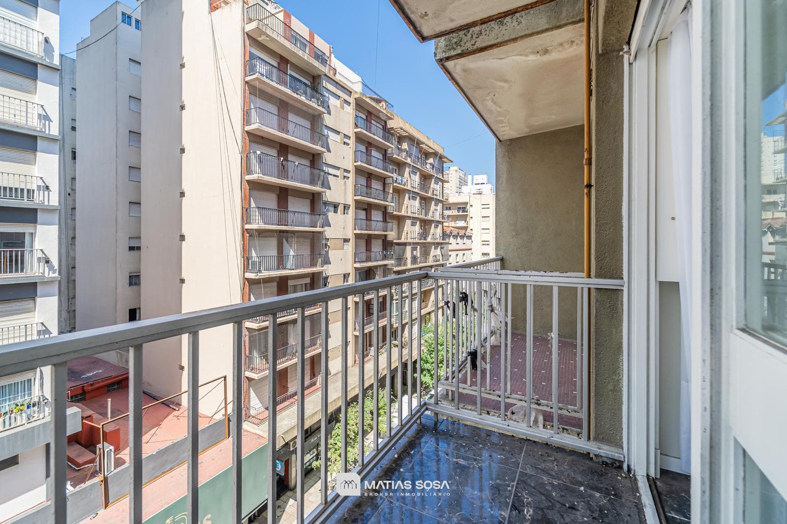 For Sale - Apartment - 2-room apartment with maid's quarters - Renovated and furnished