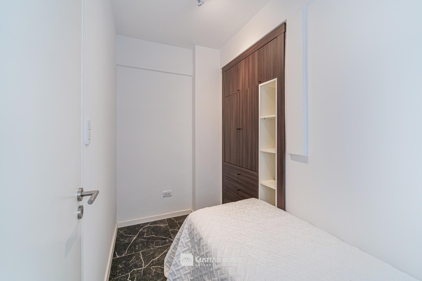 For Sale - Apartment - 2-room apartment with maid's quarters - Renovated and furnished