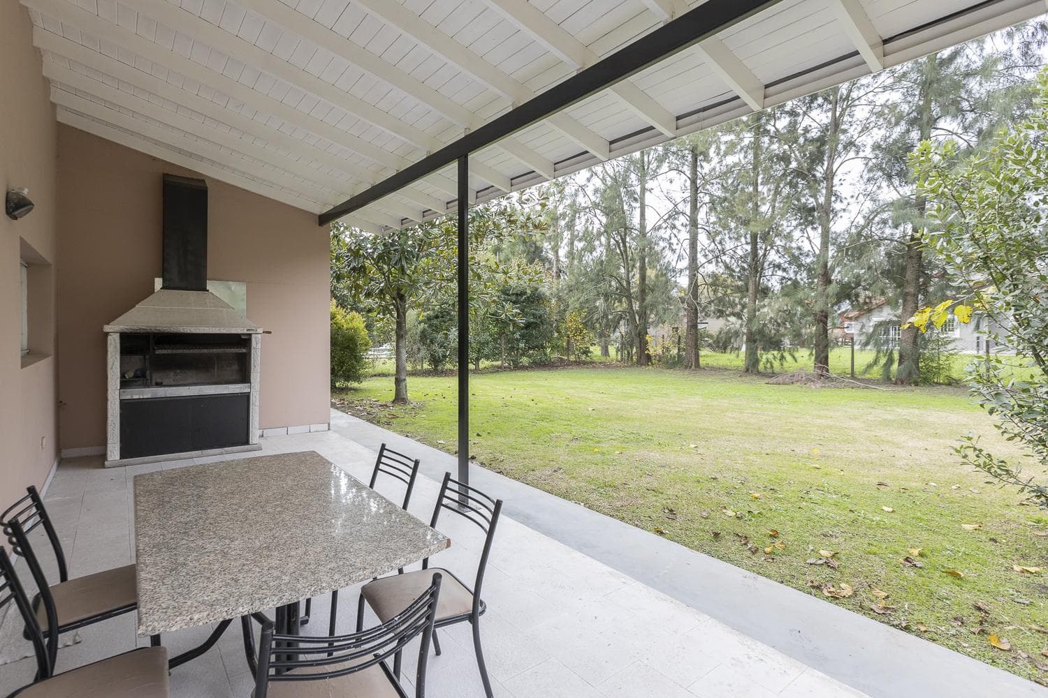 FOR SALE: 4-ROOM HOUSE in Malibu CANNING