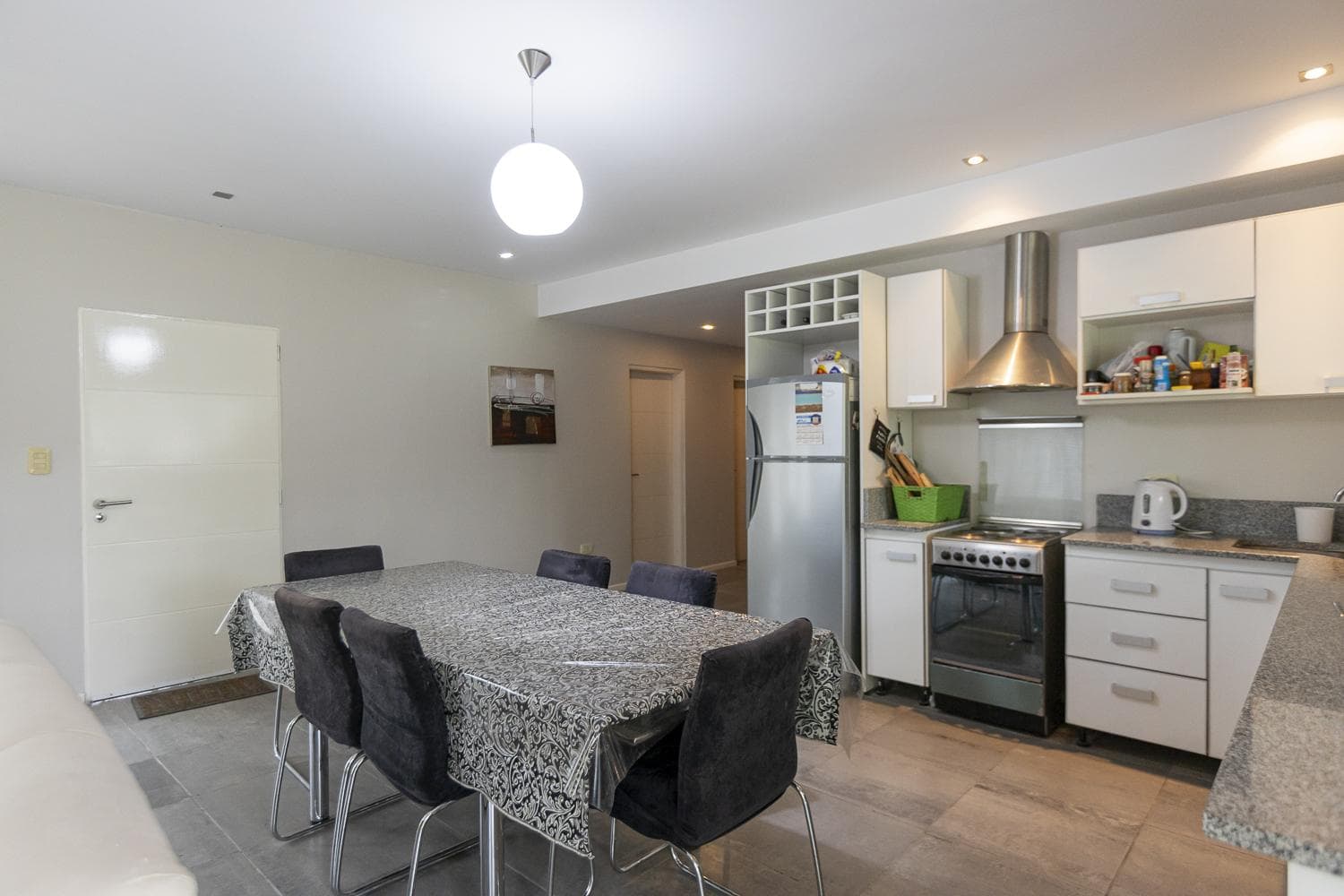 FOR SALE: 4-ROOM HOUSE in Malibu CANNING