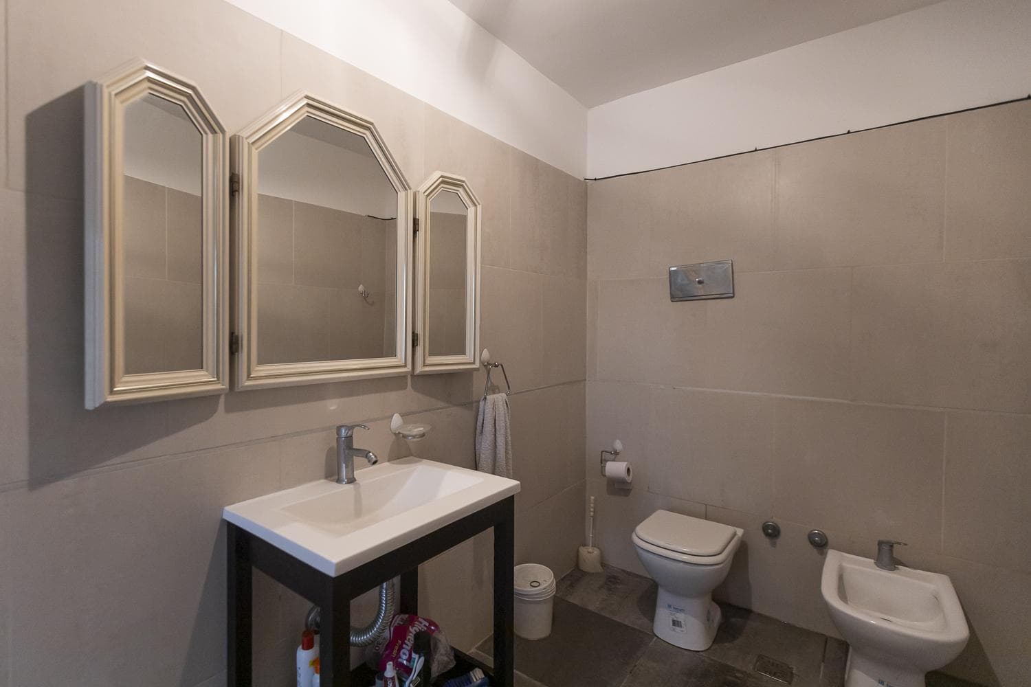 FOR SALE: 4-ROOM HOUSE in Malibu CANNING