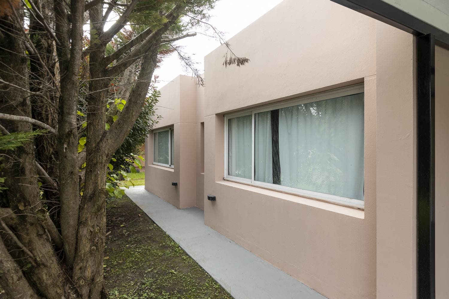 FOR SALE: 4-ROOM HOUSE in Malibu CANNING