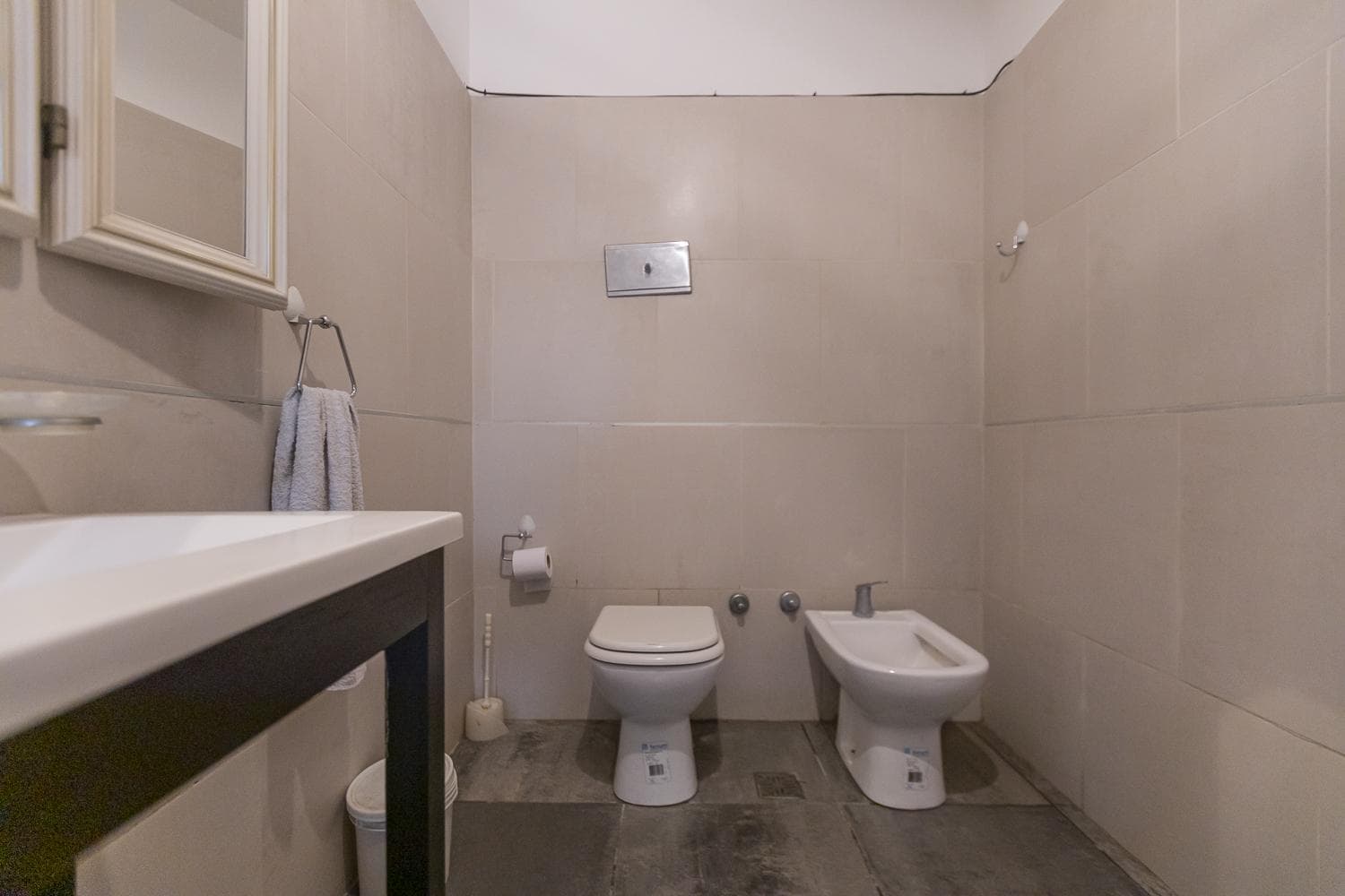 FOR SALE: 4-ROOM HOUSE in Malibu CANNING