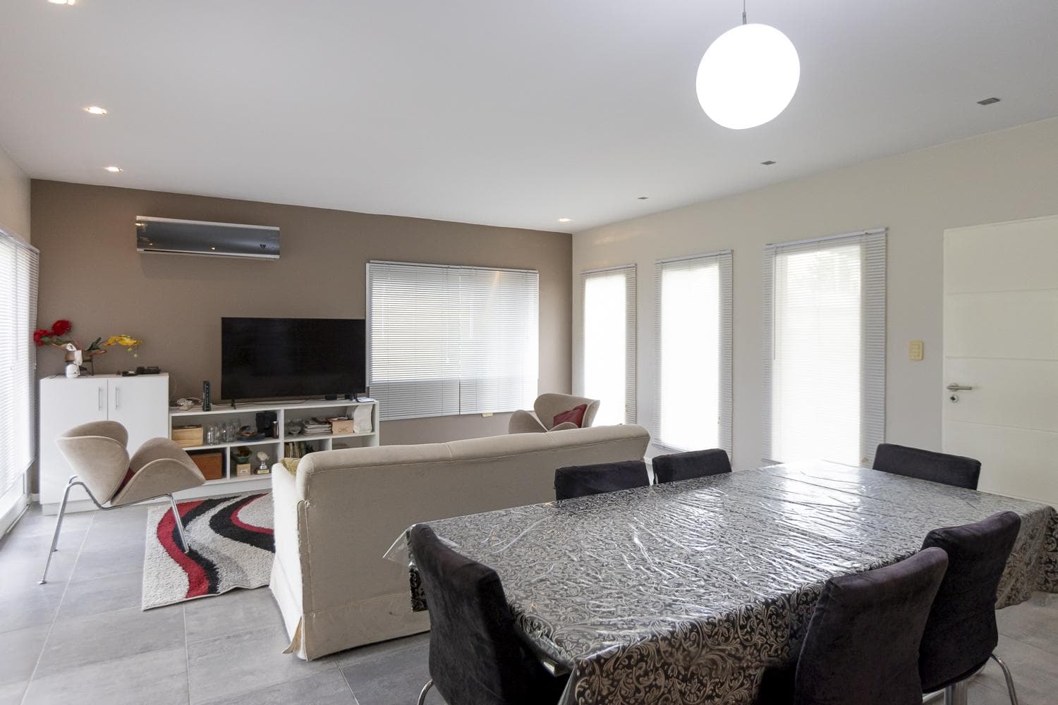 FOR SALE: 4-ROOM HOUSE in Malibu CANNING
