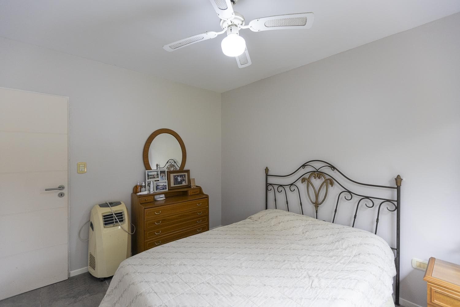 FOR SALE: 4-ROOM HOUSE in Malibu CANNING