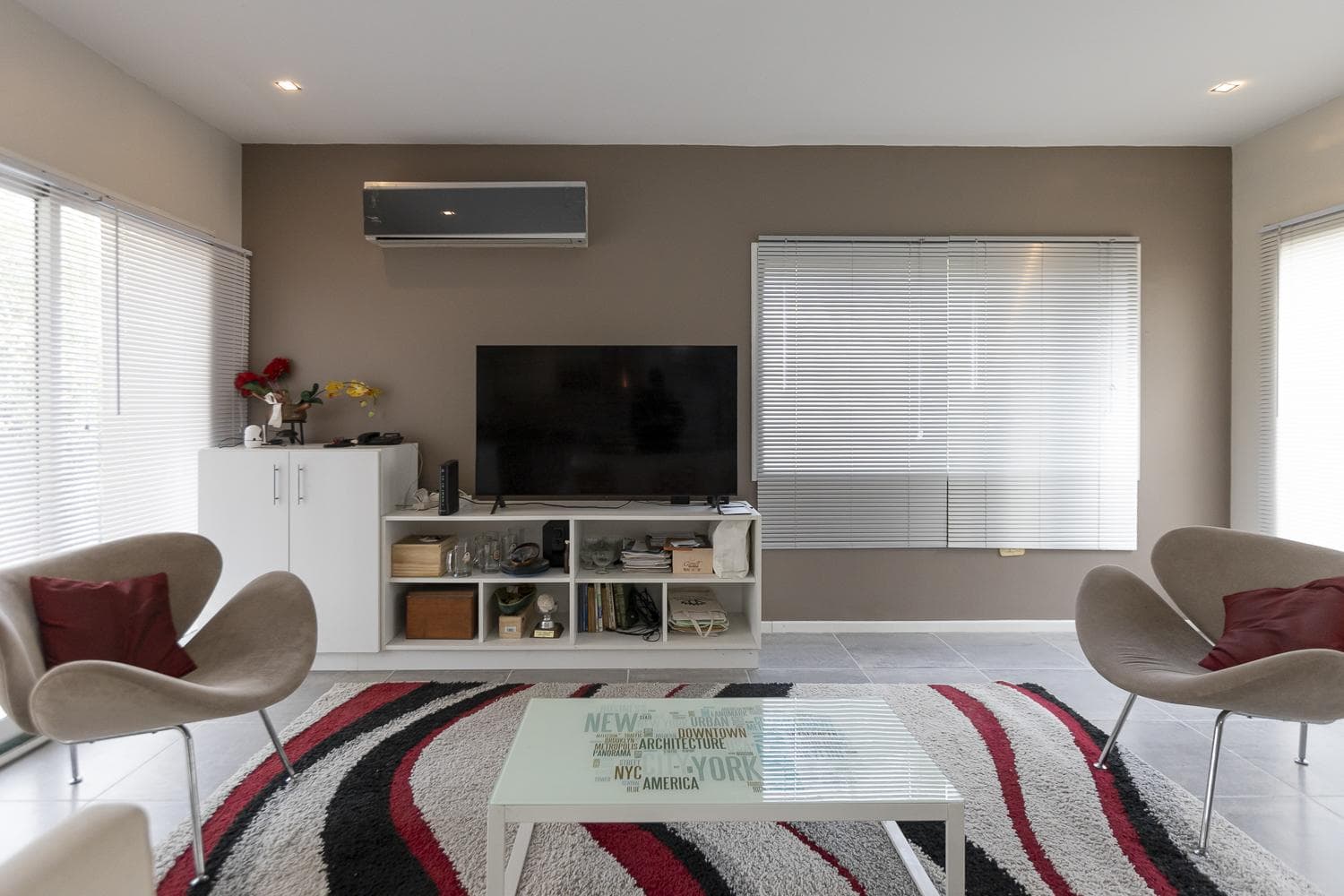 FOR SALE: 4-ROOM HOUSE in Malibu CANNING