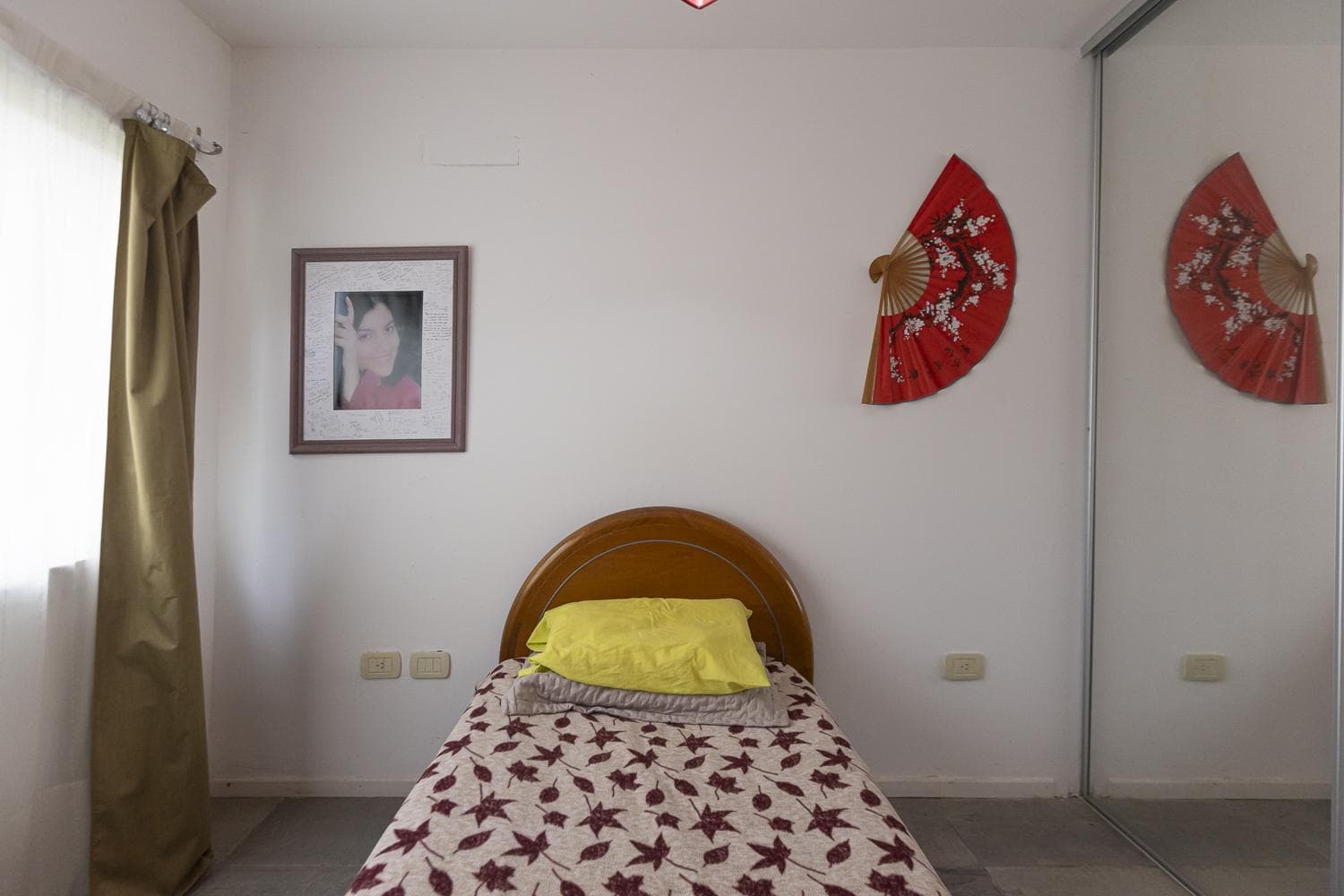 FOR SALE: 4-ROOM HOUSE in Malibu CANNING