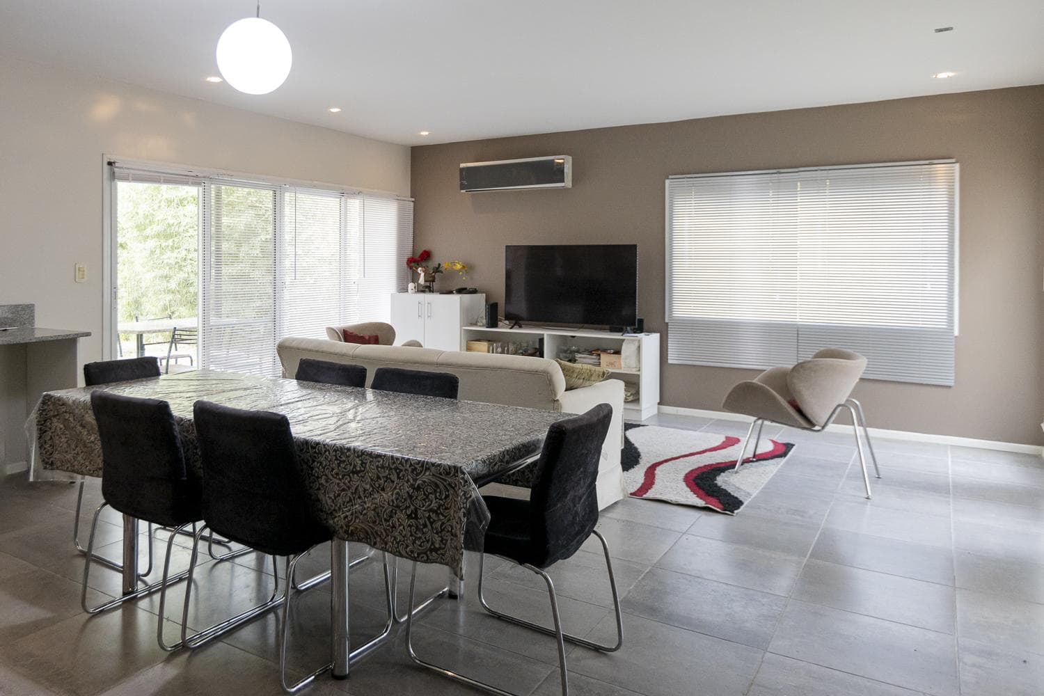 FOR SALE: 4-ROOM HOUSE in Malibu CANNING