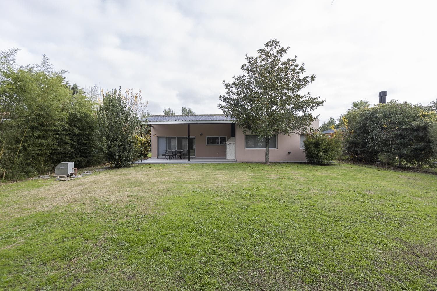 FOR SALE: 4-ROOM HOUSE in Malibu CANNING