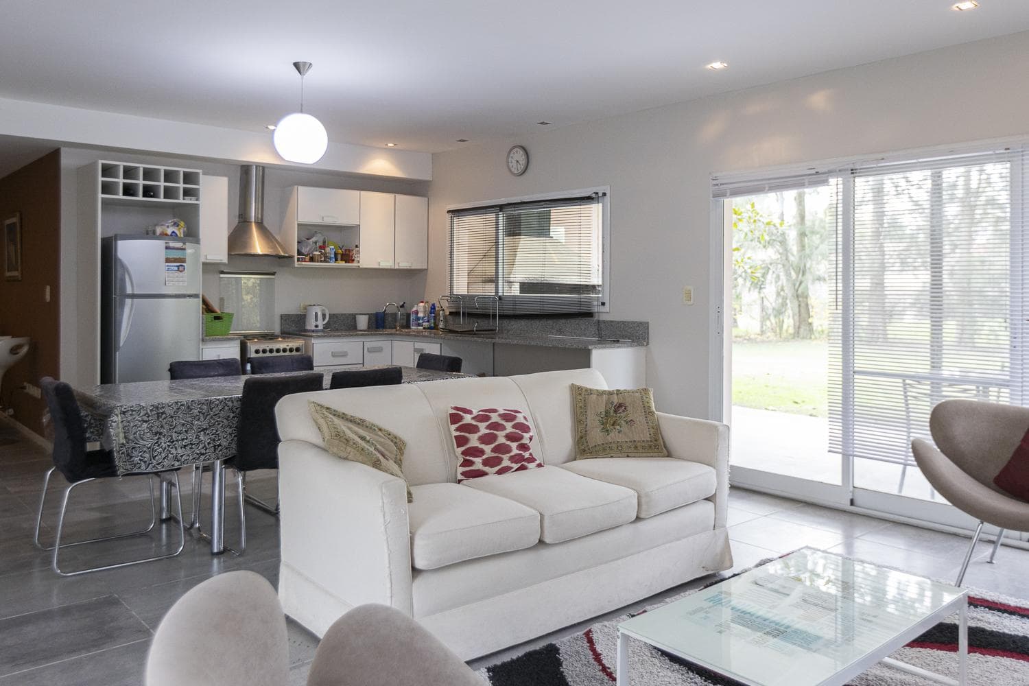 FOR SALE: 4-ROOM HOUSE in Malibu CANNING