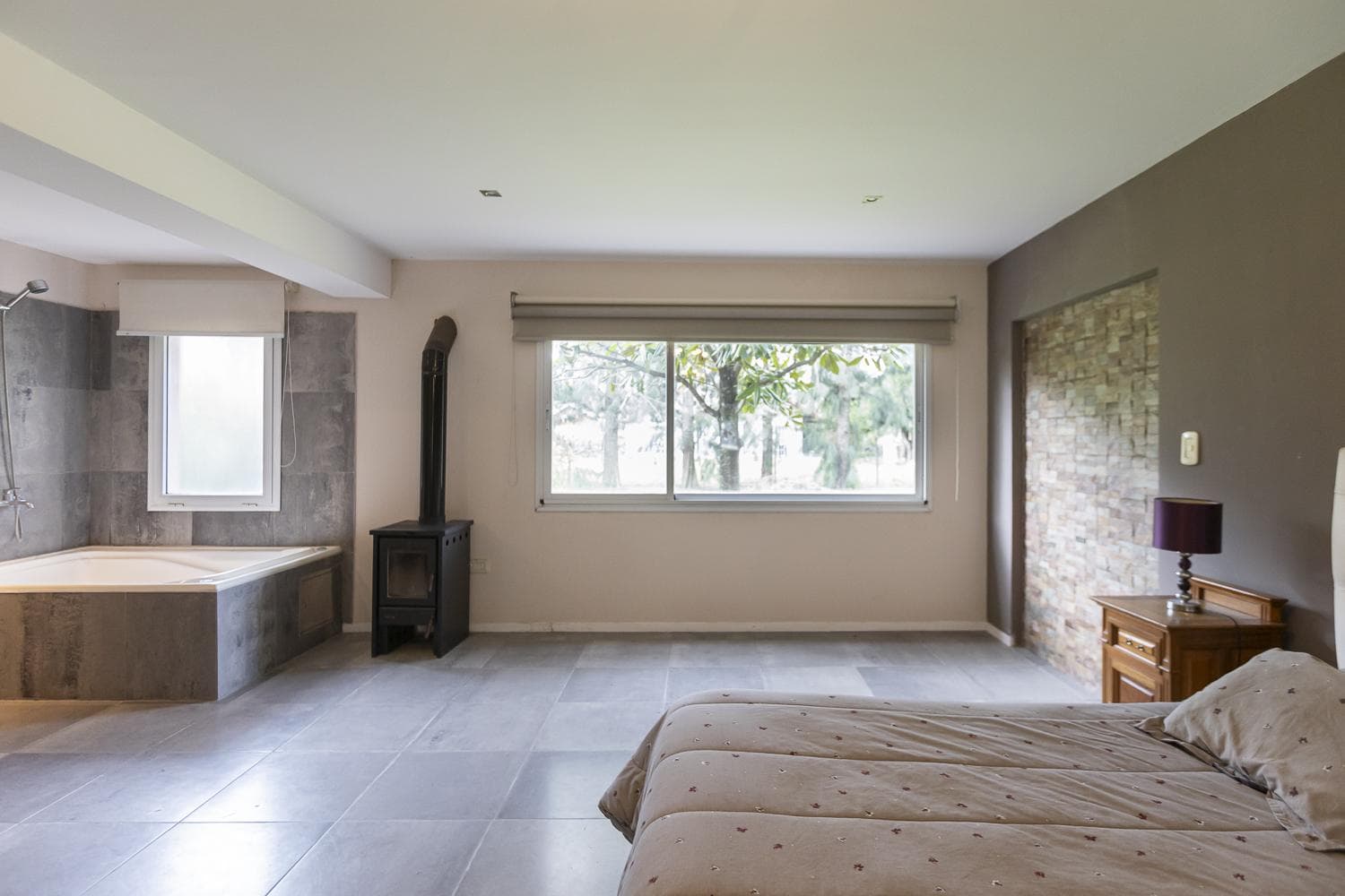 FOR SALE: 4-ROOM HOUSE in Malibu CANNING