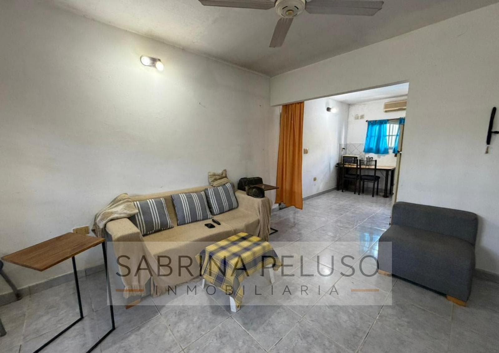 House for Sale in Merlo with a Garden and Driveway