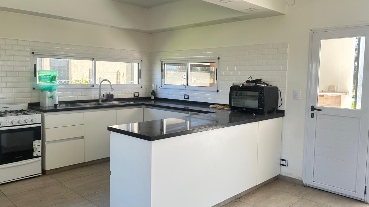 5-ROOM HOUSE FOR SALE IN THE LA ALAMEDA NEIGHBORHOOD, CANNING
