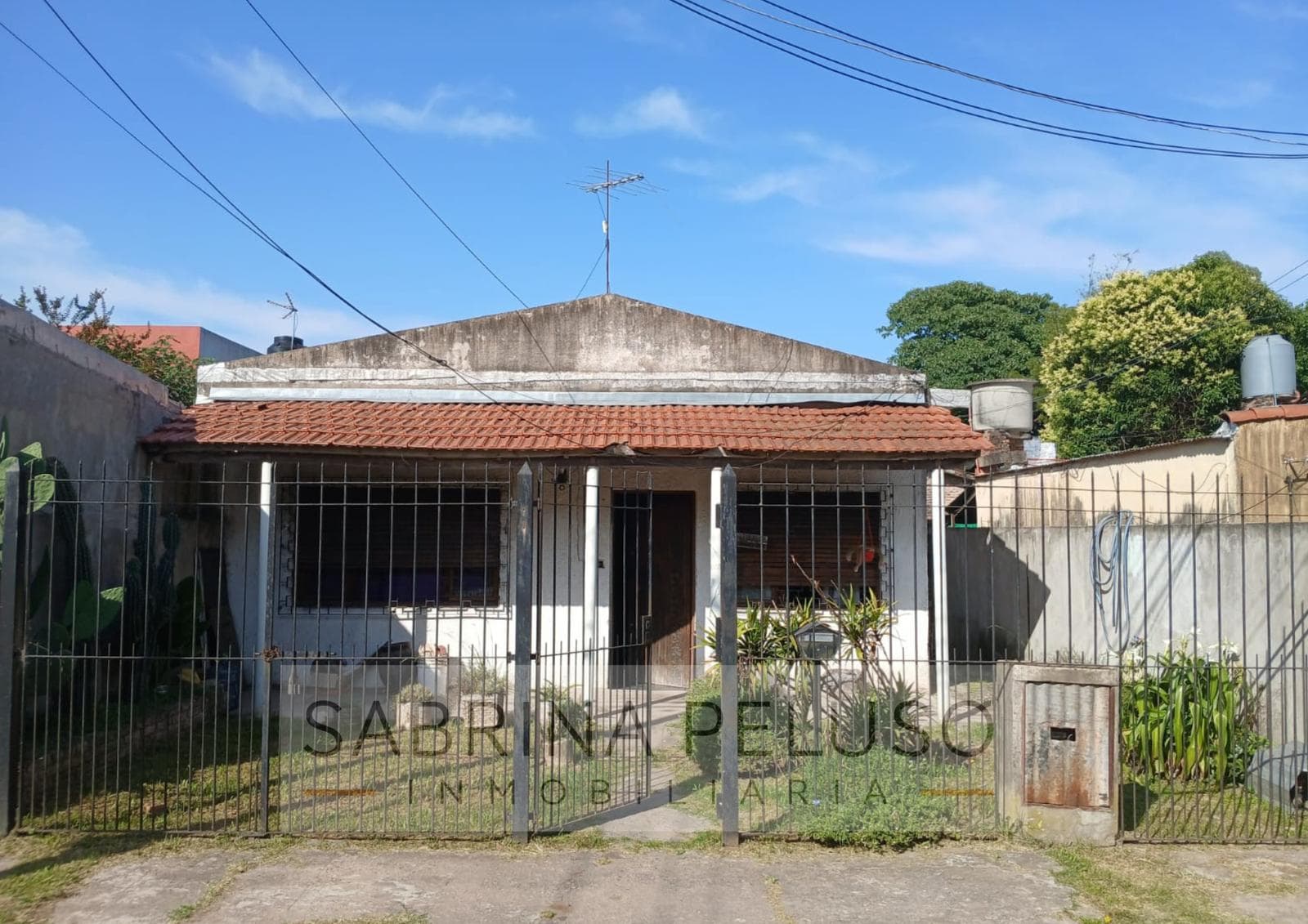 3-room house for SALE located in Moreno