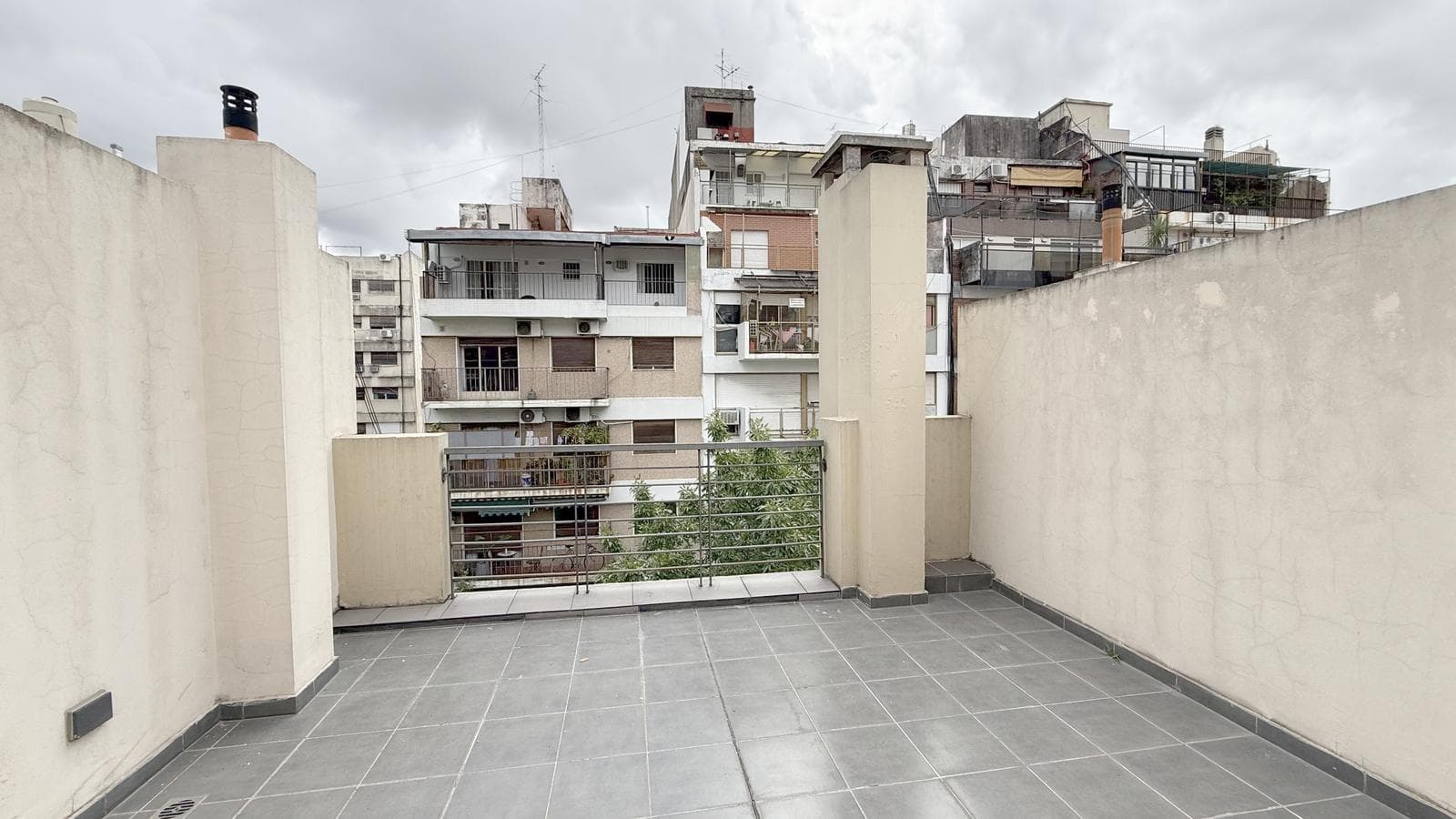 Apartment for Sale in Almagro: Studio with a Balcony and Private Terrace