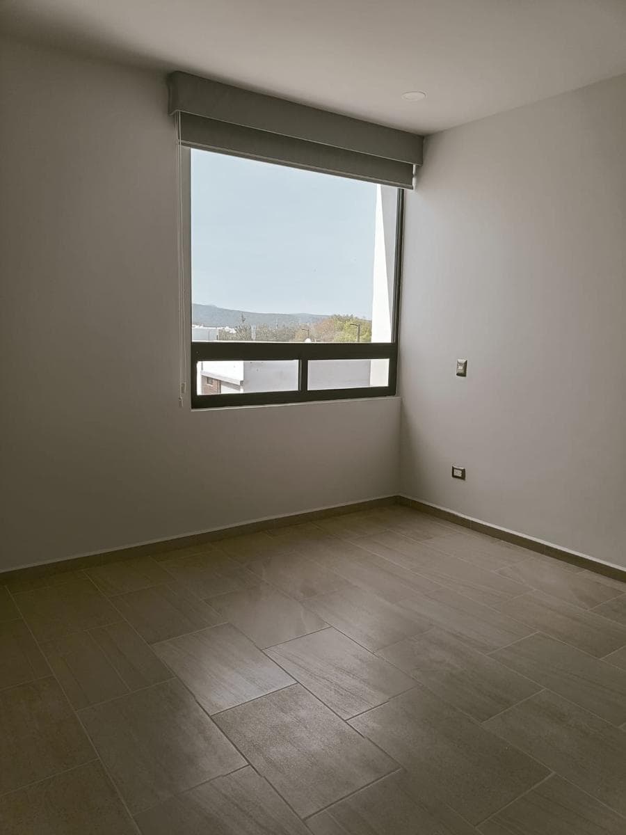 For Sale / Luxury Apartment in El Condado, Querétaro: 3 Bedrooms and Amenities