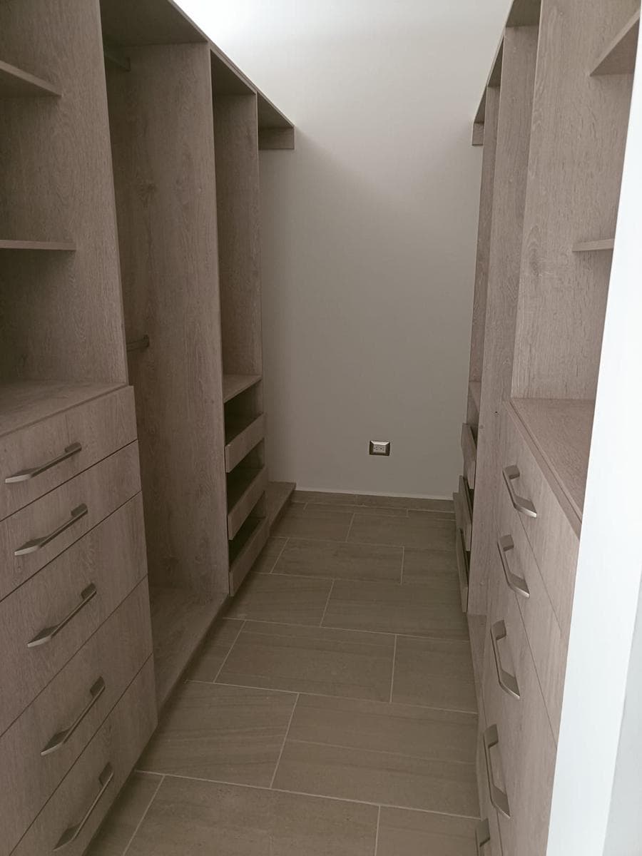 For Sale / Luxury Apartment in El Condado, Querétaro: 3 Bedrooms and Amenities