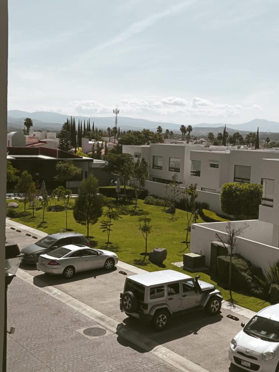 For Sale / Luxury Apartment in El Condado, Querétaro: 3 Bedrooms and Amenities