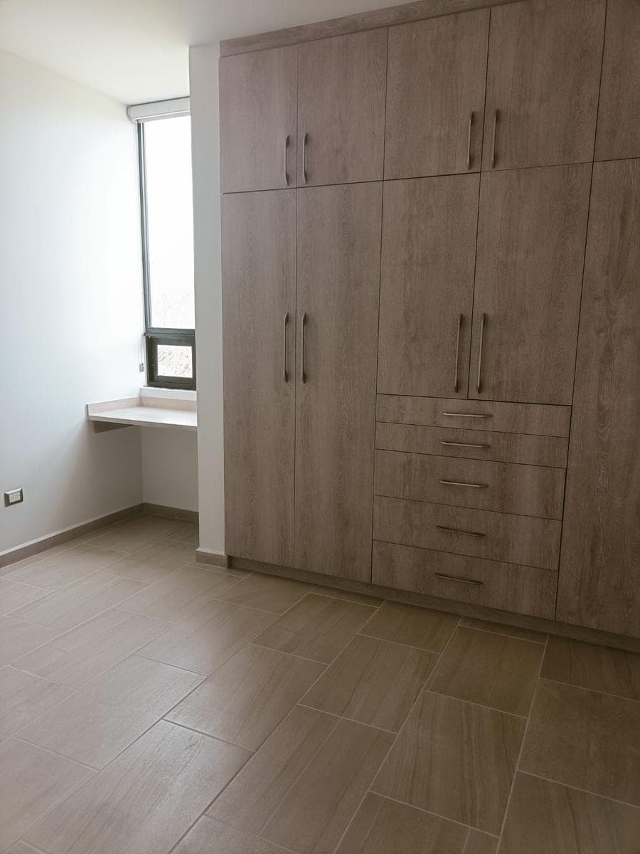 For Sale / Luxury Apartment in El Condado, Querétaro: 3 Bedrooms and Amenities