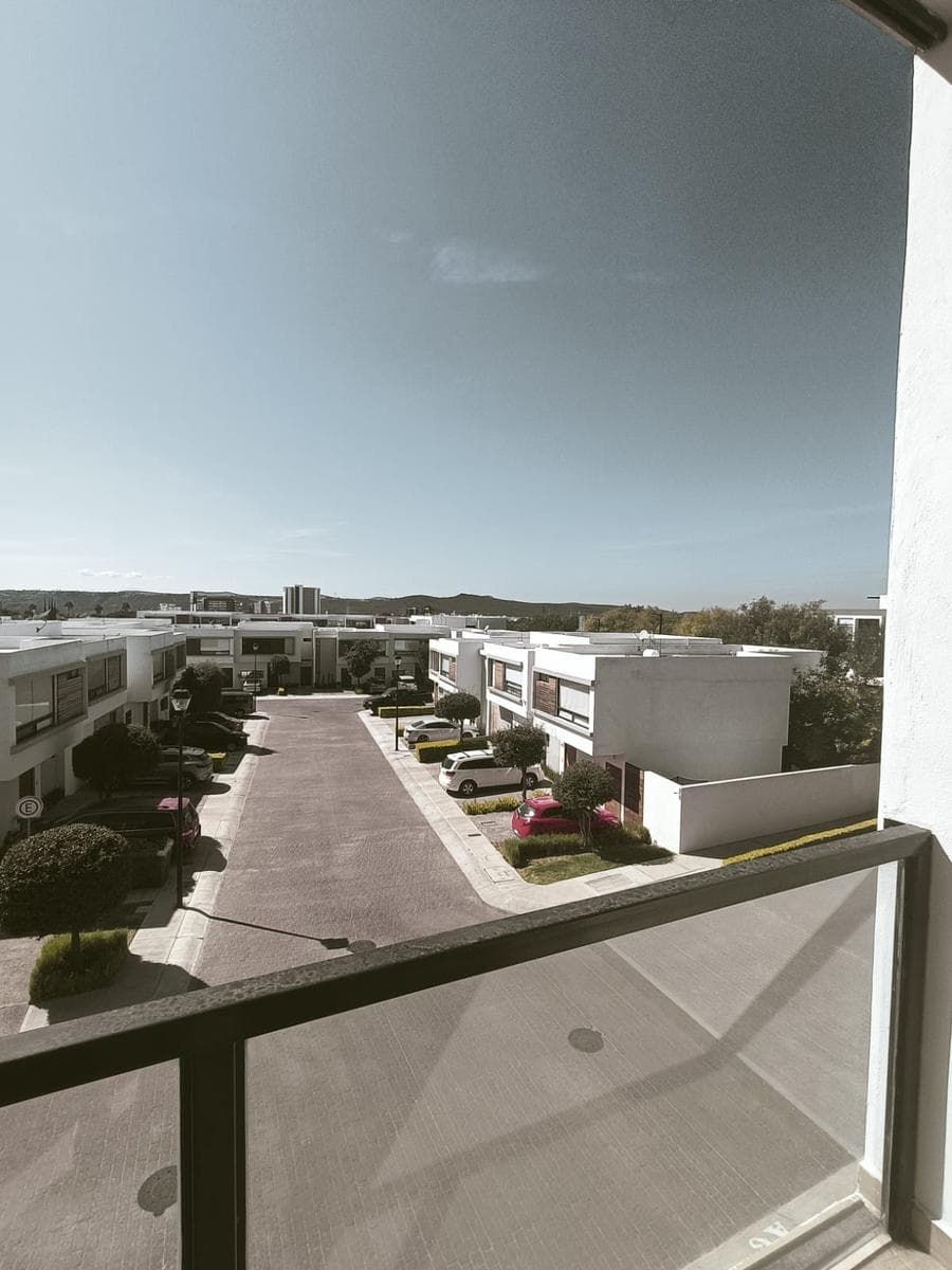 For Sale / Luxury Apartment in El Condado, Querétaro: 3 Bedrooms and Amenities