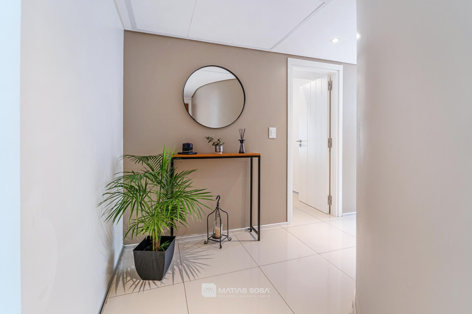 For Rent: 9 months - Apartment - 3 rooms - Ocean view - Parking space - Sofia III Building