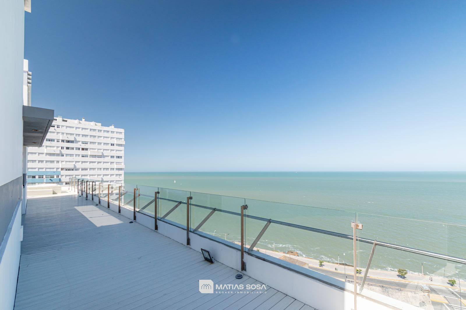 For Rent: 9 months - Apartment - 3 rooms - Ocean view - Parking space - Sofia III Building