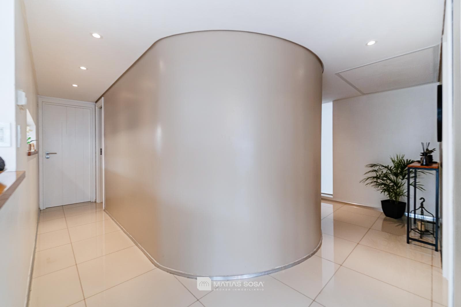 For Rent: 9 months - Apartment - 3 rooms - Ocean view - Parking space - Sofia III Building