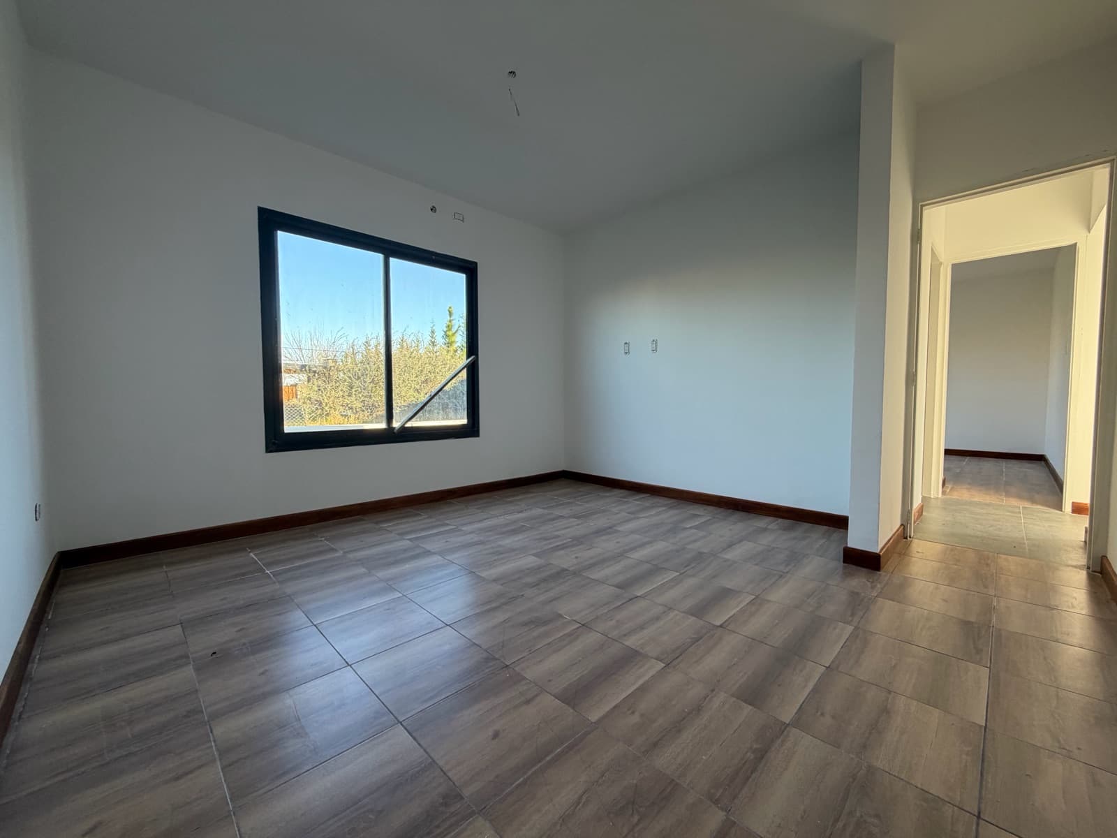 BRAND-NEW HOUSE FOR SALE WITH A POOL IN PUNTA CHACRA, ROLDAN