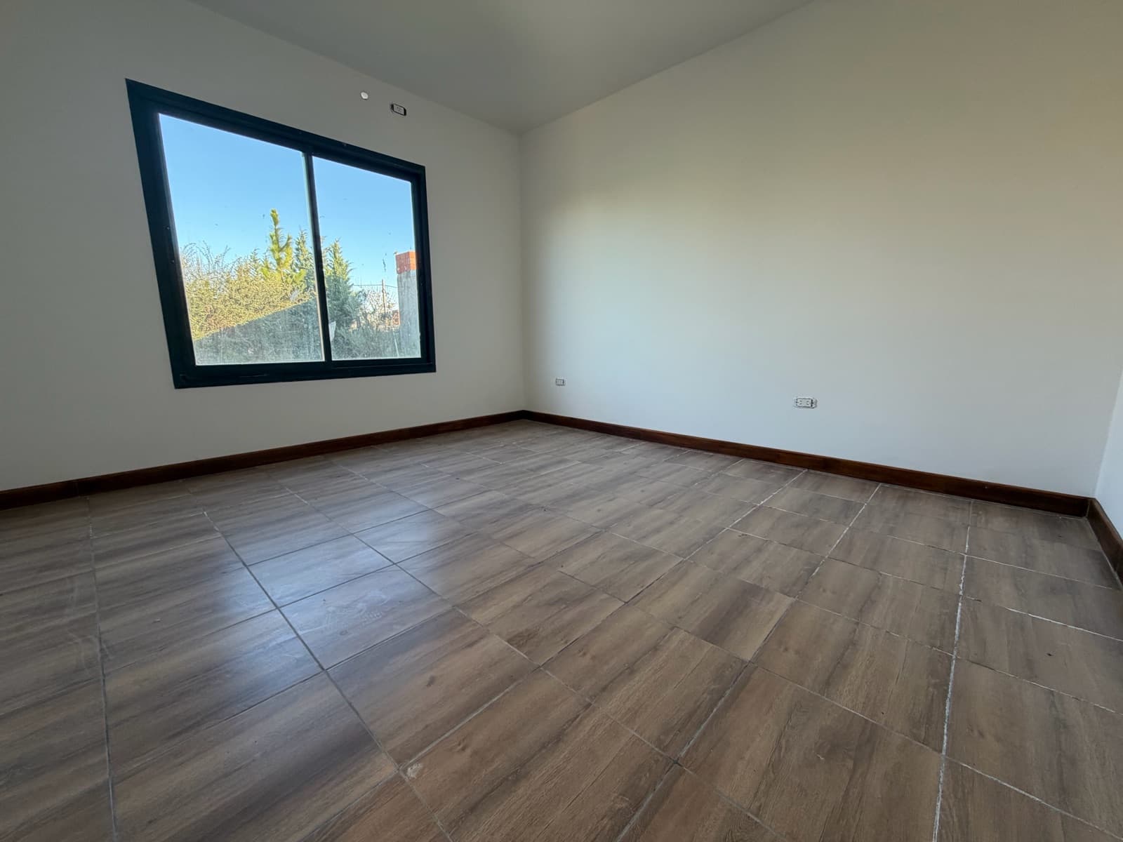 BRAND-NEW HOUSE FOR SALE WITH A POOL IN PUNTA CHACRA, ROLDAN