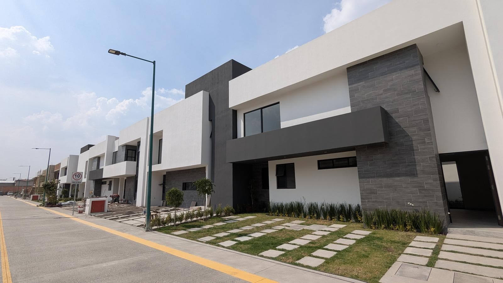 NEW HOME FOR SALE IN METEPEC, PUERTA DE METEPEC RESIDENTIAL COMPLEX