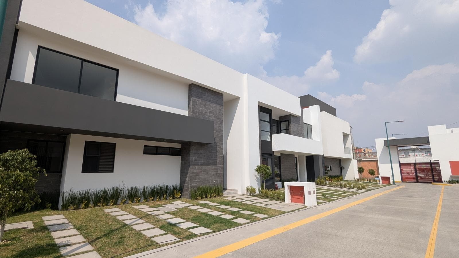 NEW HOME FOR SALE IN METEPEC, PUERTA DE METEPEC RESIDENTIAL COMPLEX
