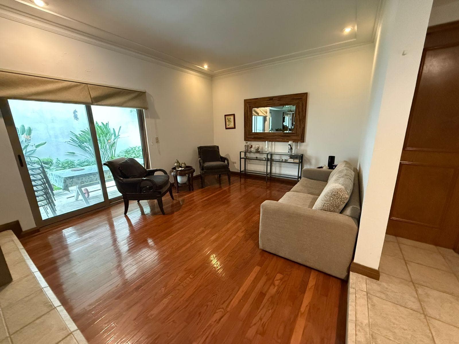 HOUSE FOR SALE IN THE CHIPINQUE RESIDENTIAL COMPLEX