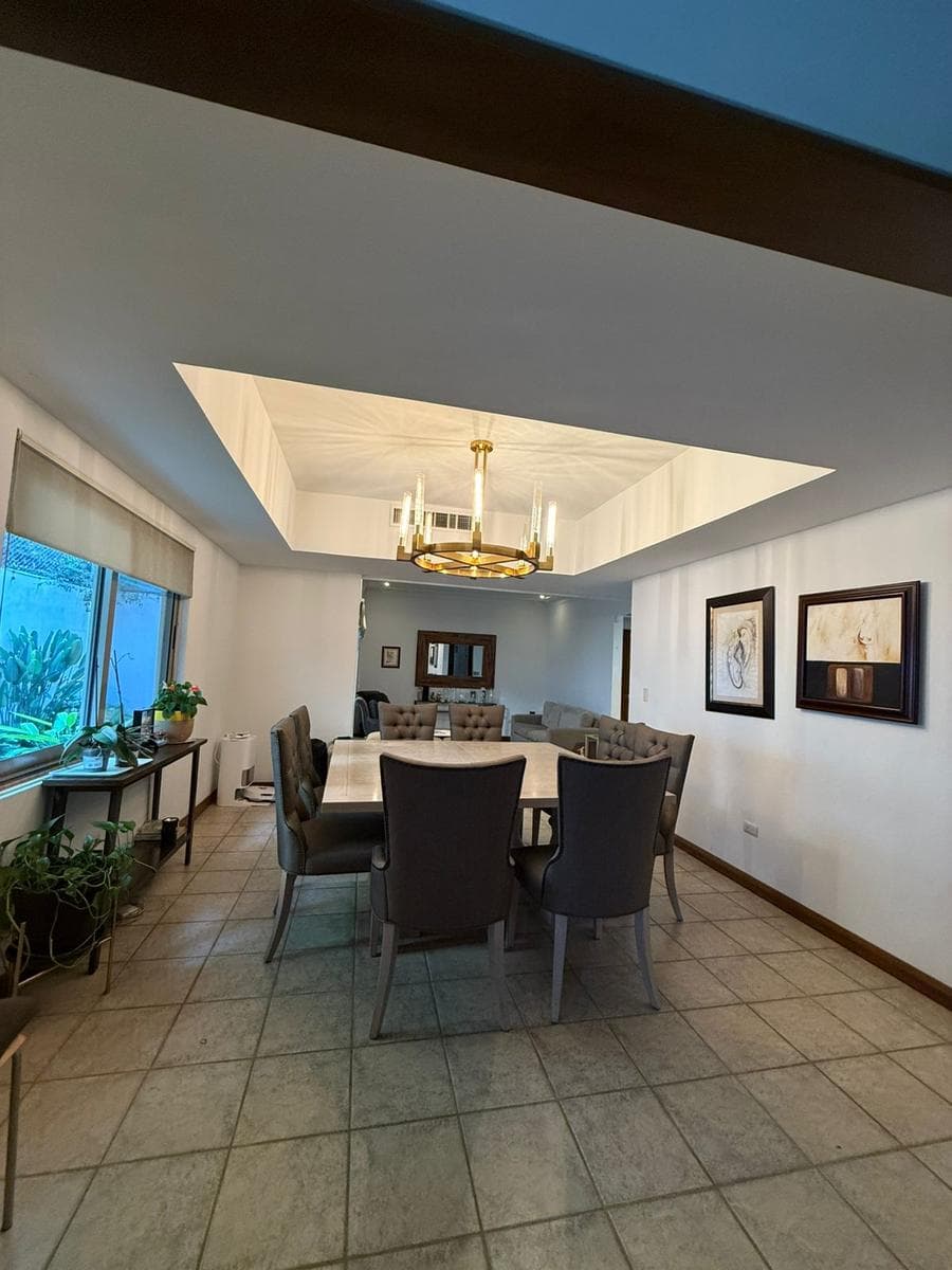 HOUSE FOR SALE IN THE CHIPINQUE RESIDENTIAL COMPLEX