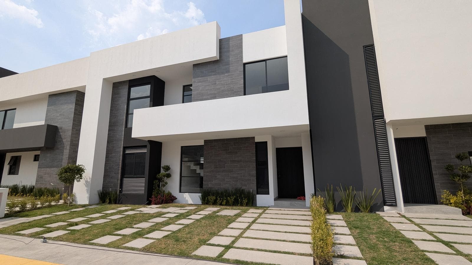 NEW HOME FOR SALE IN METEPEC, PUERTA DE METEPEC RESIDENTIAL COMPLEX