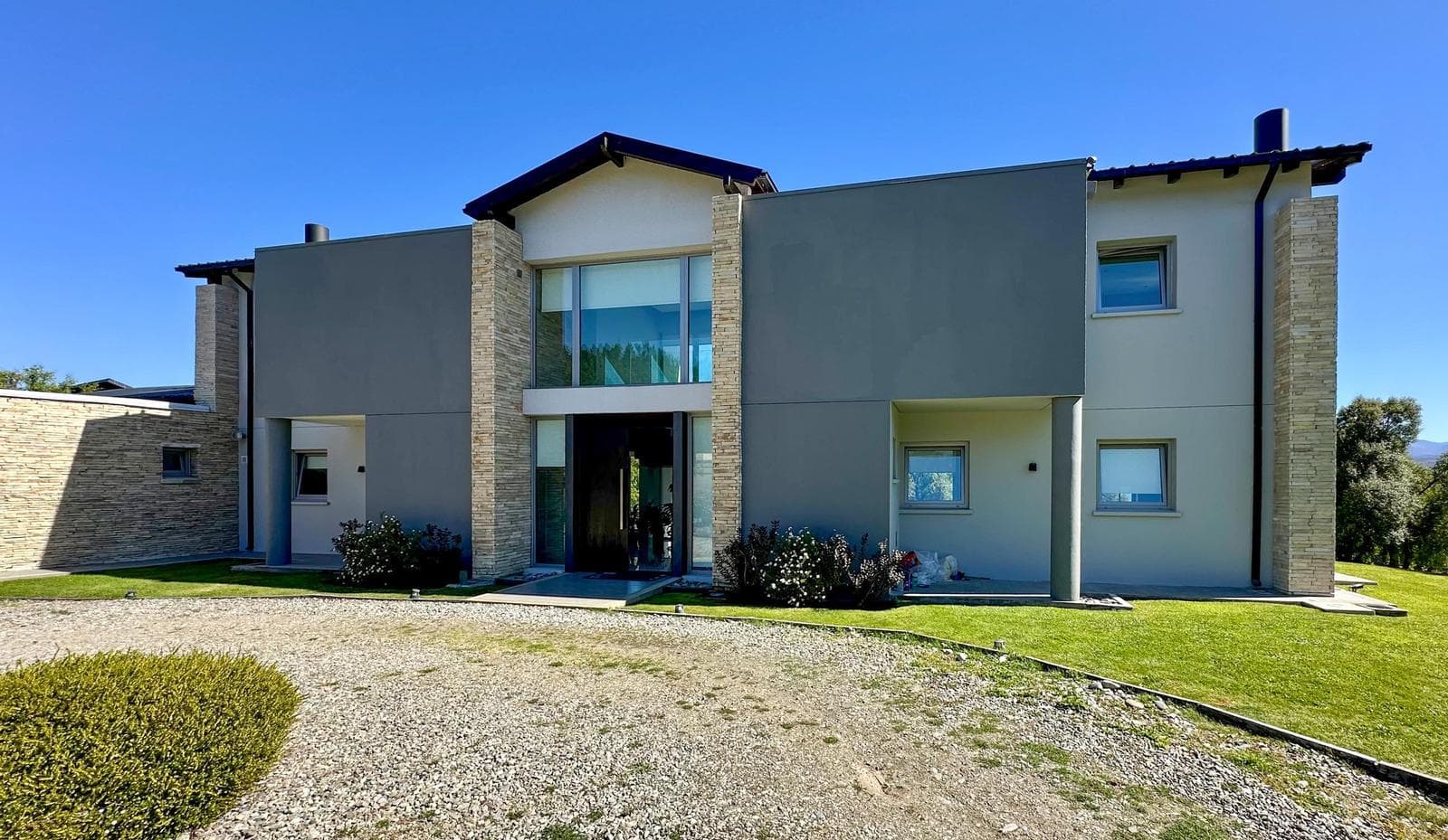 House Just a Few Meters from the Lake in Las Chacras