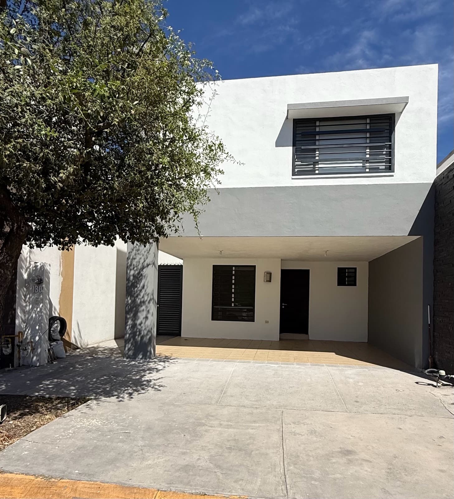 House - Las Lomas, Bosques Neighborhood