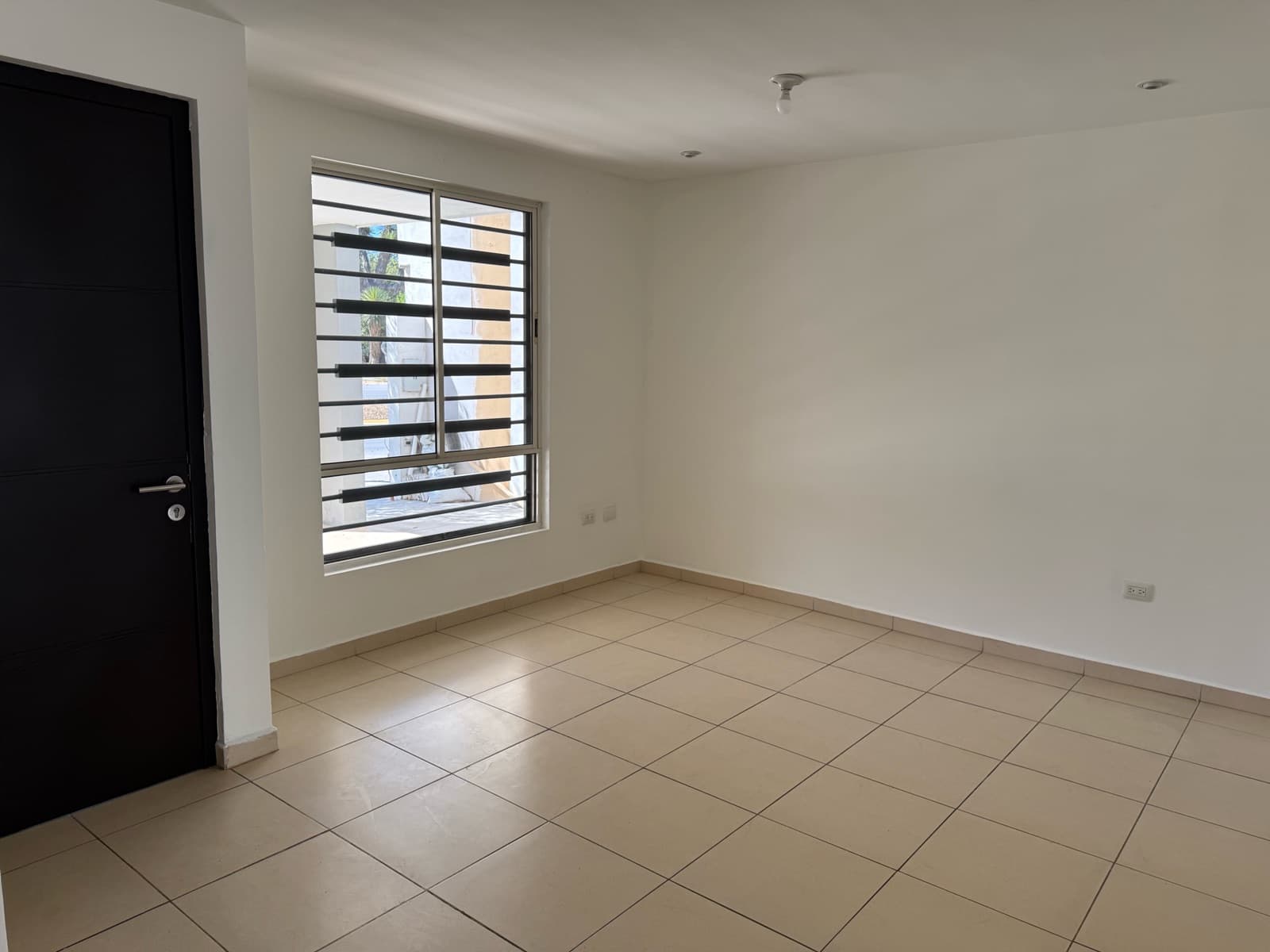 House - Las Lomas, Bosques Neighborhood