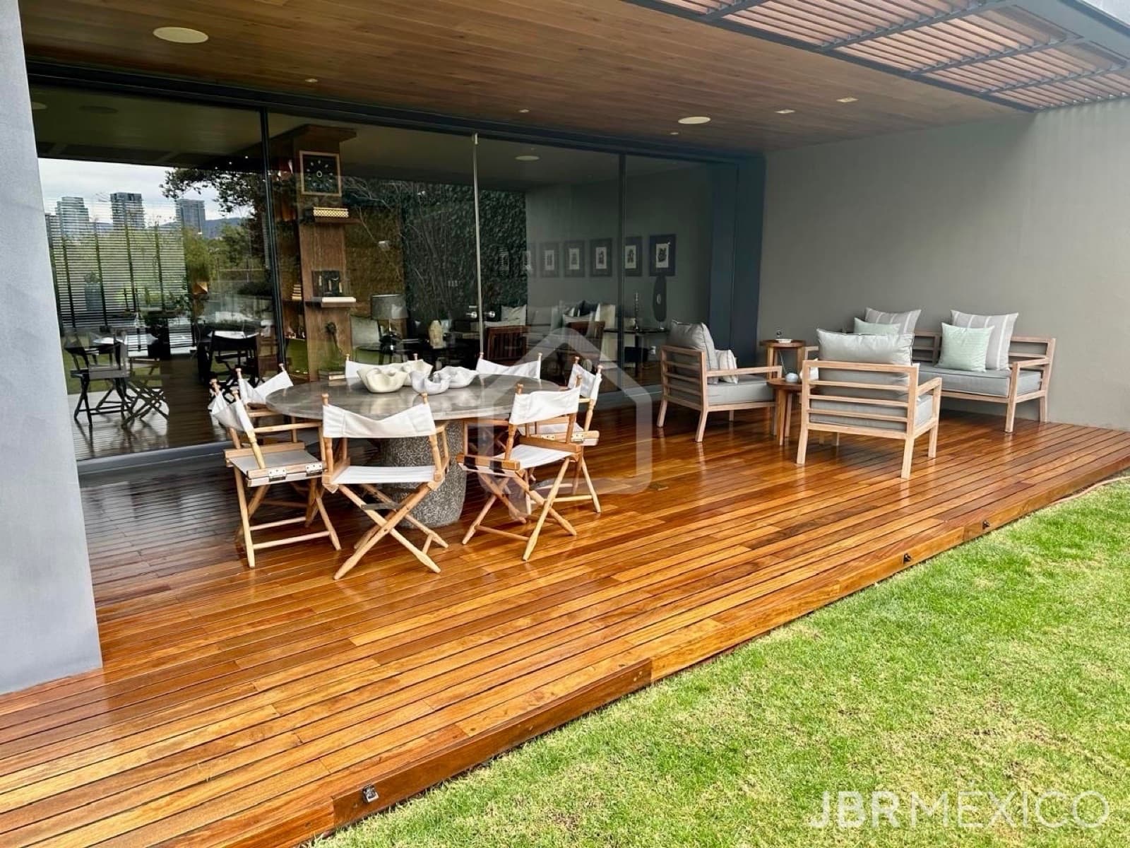 House in a Condominium Complex - Lomas de Bezares