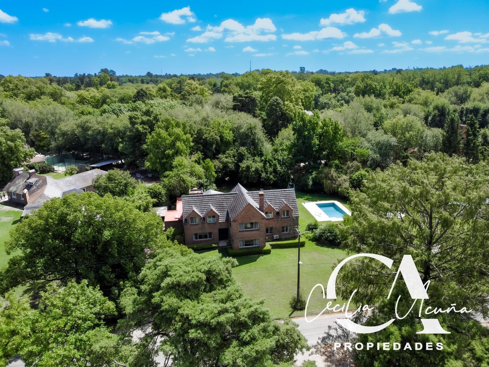 Exclusive Home for Sale at Golf Club Argentino
