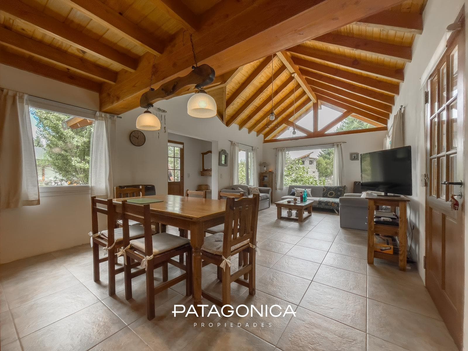 HOUSE FOR SALE: 120 M2, 2/3 BEDROOMS, PUERTO NEIGHBORHOOD, VILLA LA ANGOSTURA