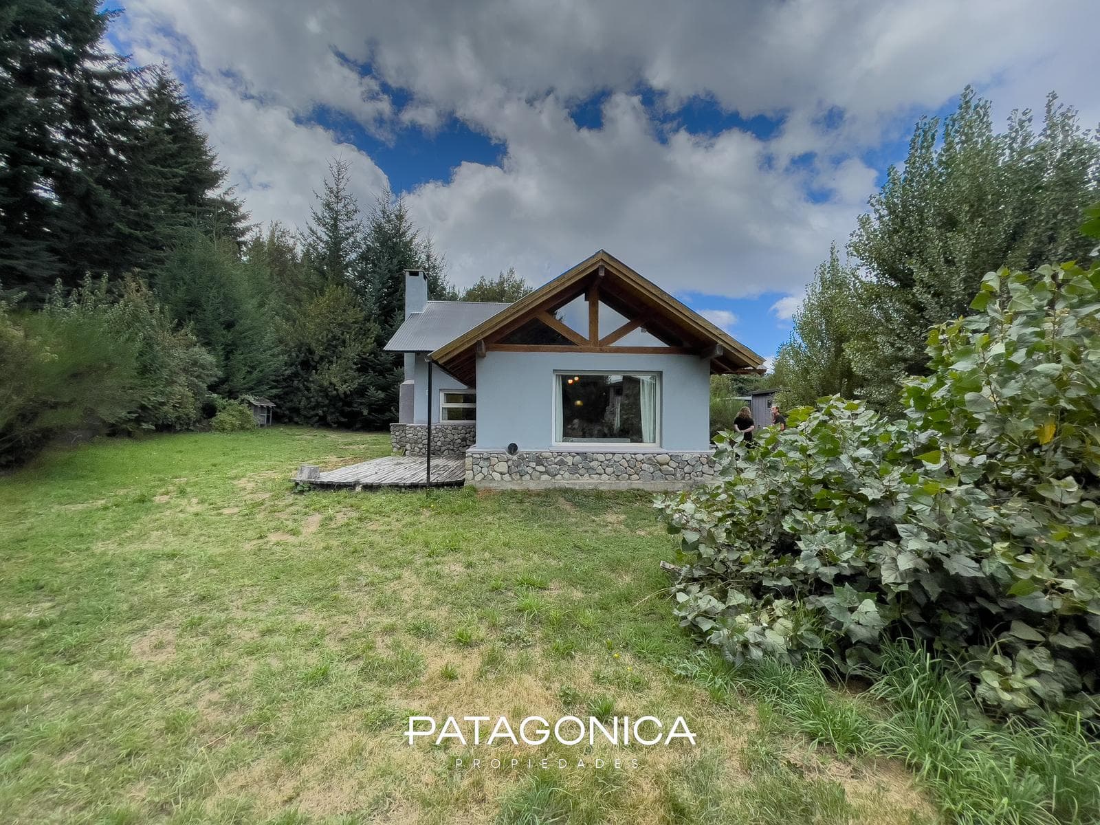 HOUSE FOR SALE: 120 M2, 2/3 BEDROOMS, PUERTO NEIGHBORHOOD, VILLA LA ANGOSTURA