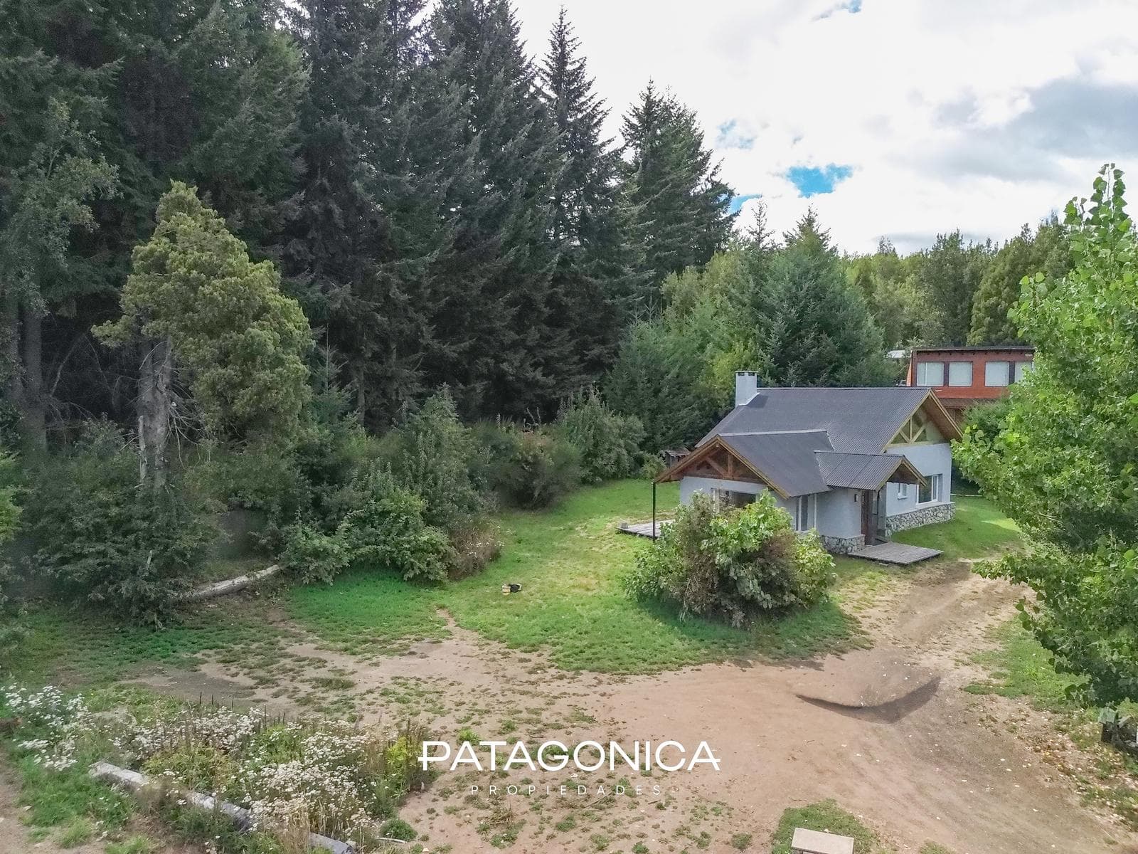 HOUSE FOR SALE: 120 M2, 2/3 BEDROOMS, PUERTO NEIGHBORHOOD, VILLA LA ANGOSTURA