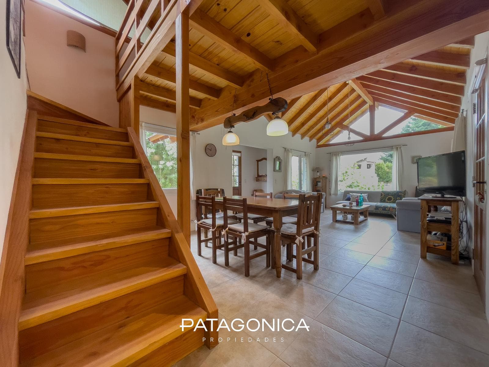 HOUSE FOR SALE: 120 M2, 2/3 BEDROOMS, PUERTO NEIGHBORHOOD, VILLA LA ANGOSTURA