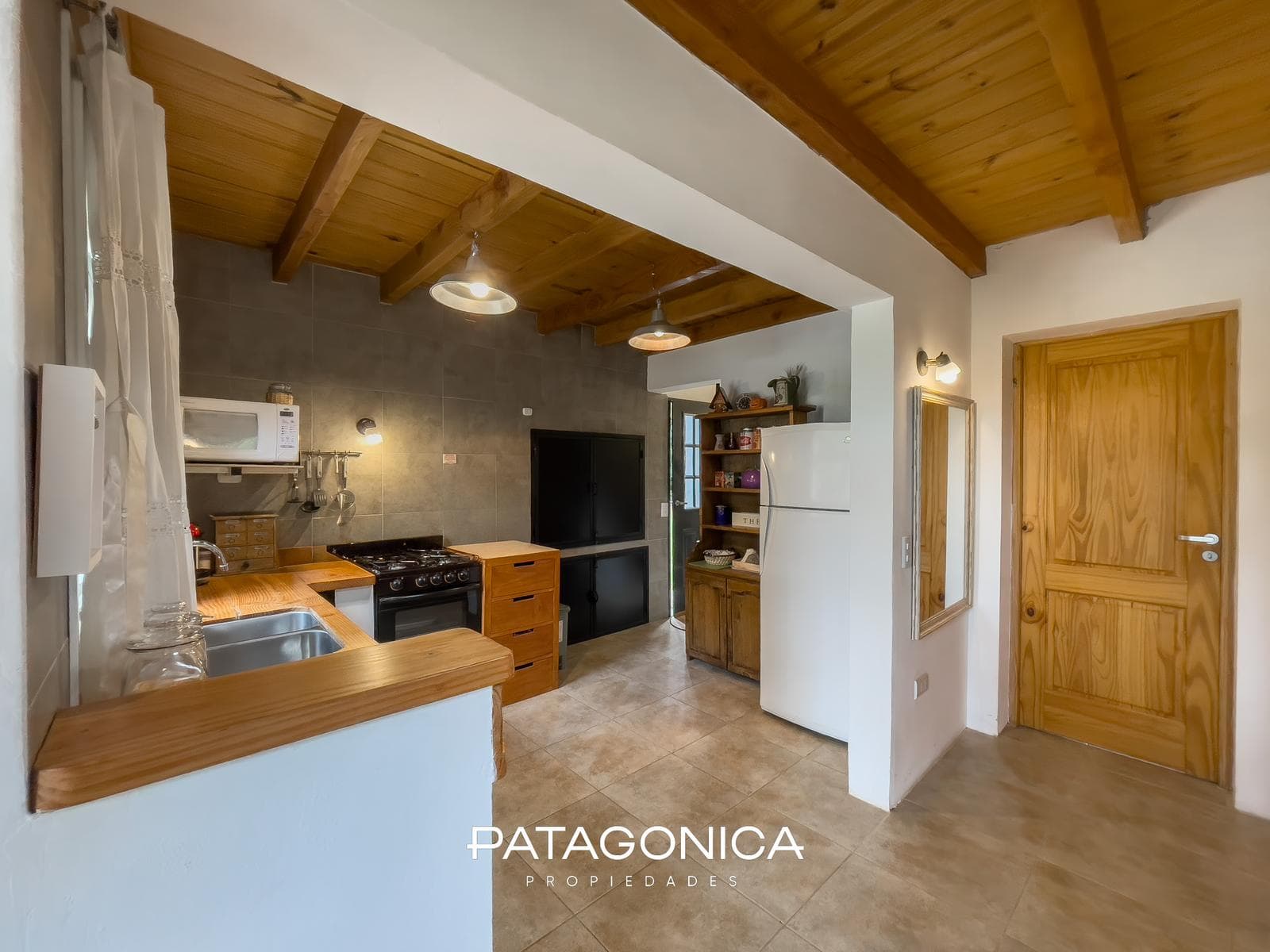 HOUSE FOR SALE: 120 M2, 2/3 BEDROOMS, PUERTO NEIGHBORHOOD, VILLA LA ANGOSTURA