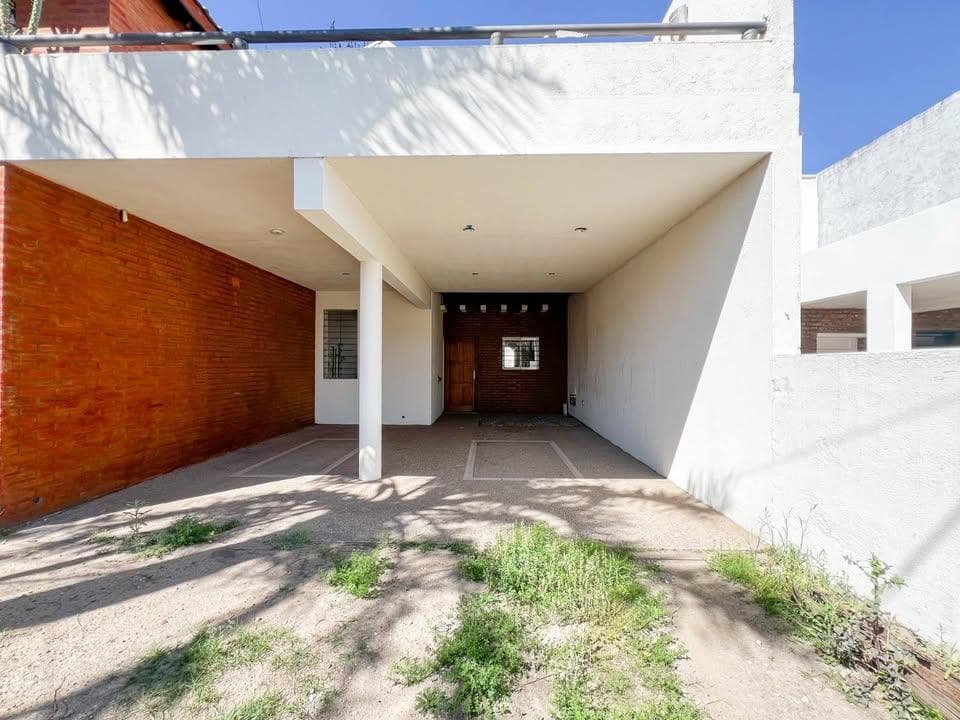 3-Bedroom House for Sale in Parque Capital