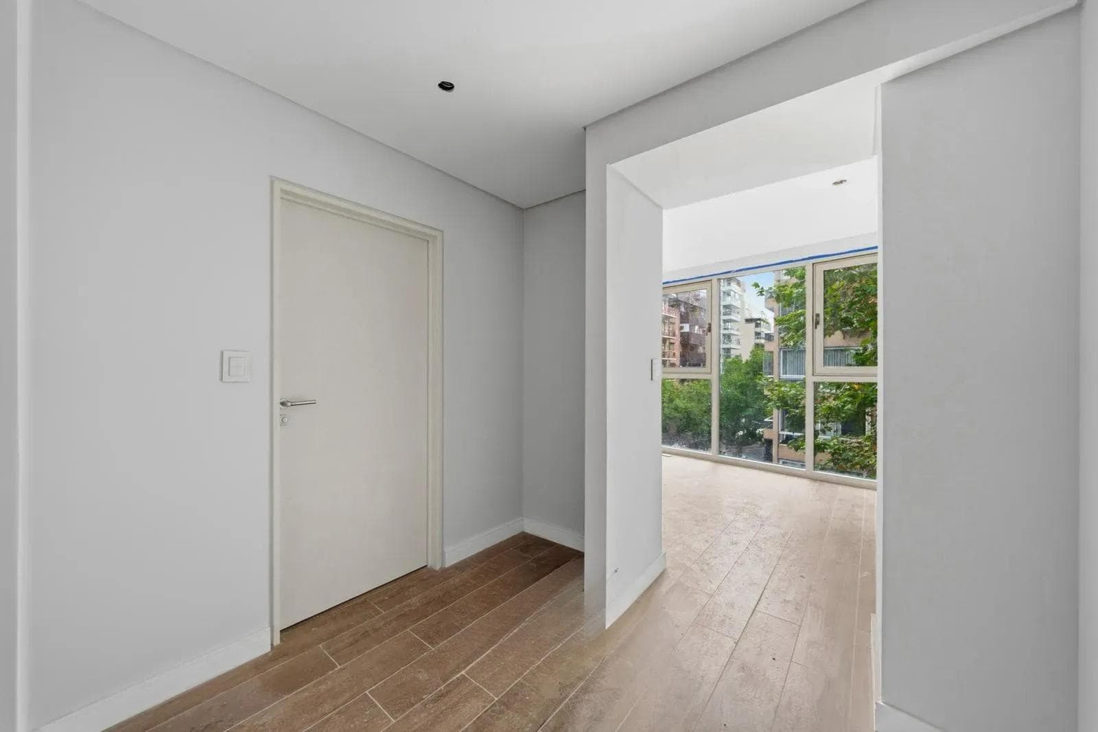 5-Room Apartment for Sale with Guest Quarters in Palermo