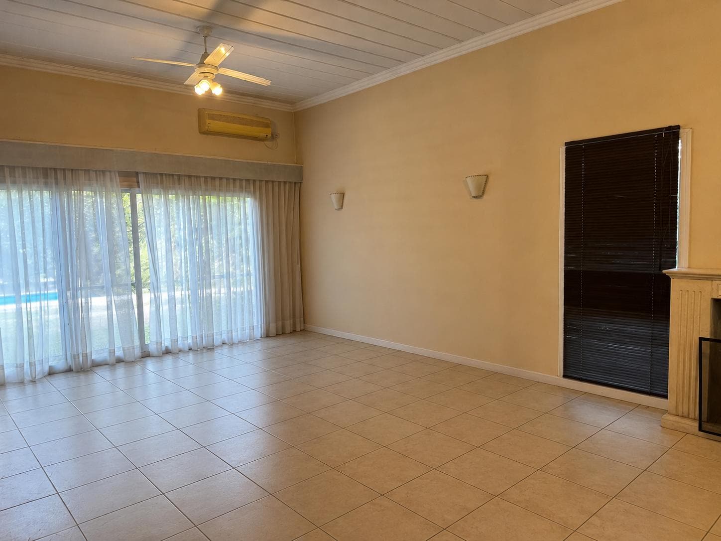HOUSE FOR SALE IN LA ALAMEDA