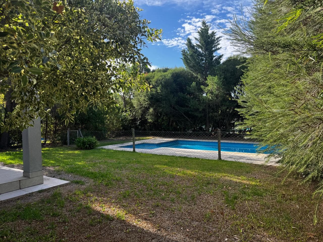 HOUSE FOR SALE IN LA ALAMEDA