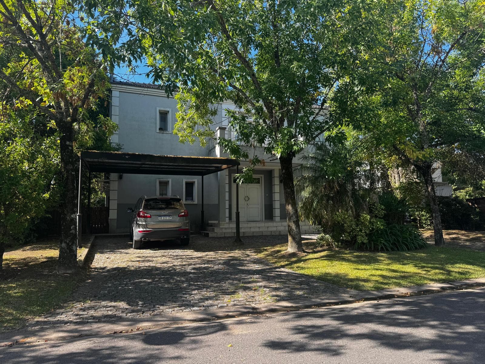 HOUSE FOR SALE IN LA ALAMEDA