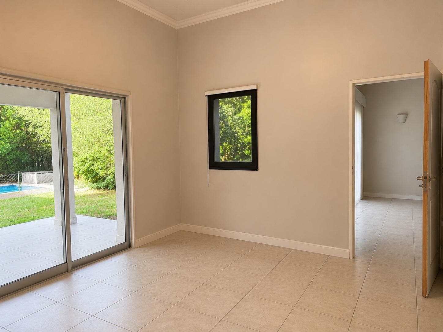 HOUSE FOR SALE IN LA ALAMEDA